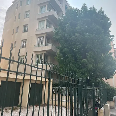 Appartement Moderne 4p Hypercentre De *